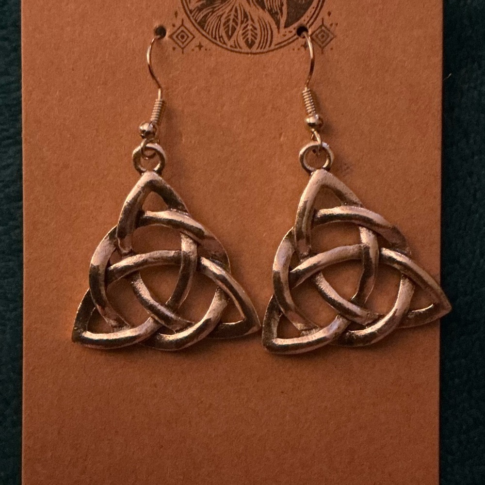 Silver Celtic Knot Dangle Earrings